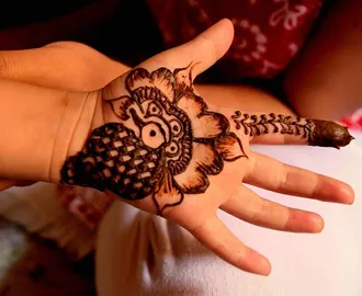 Mehandi artist